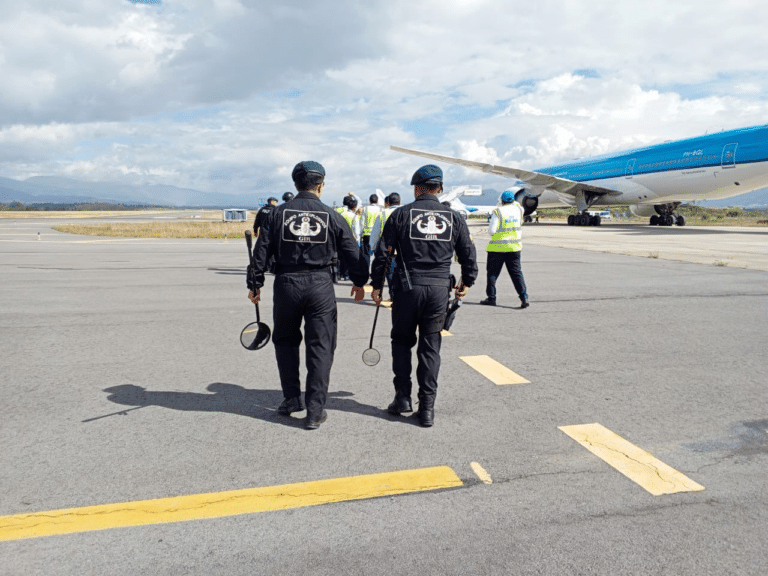 Policía descarta artefacto explosivo en aeropuerto de Quito
