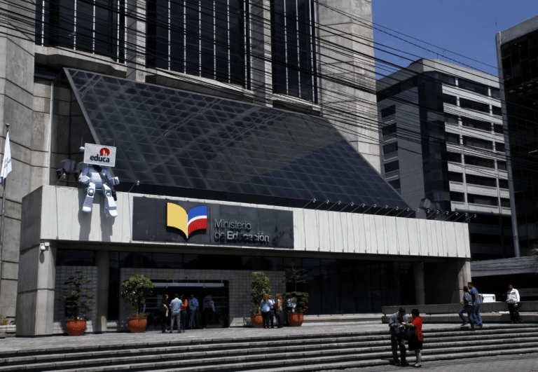 Amenaza de bomba en el Ministerio de Educación, en Quito