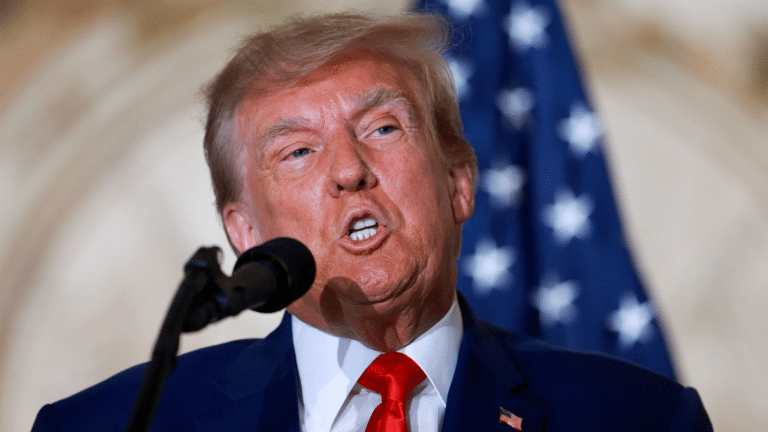 Trump admite que su gobierno intentó colapsar Venezuela por su petróleo