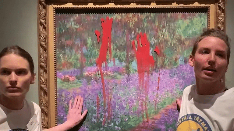Activistas climáticos lanzaron pintura a un cuadro de Monet en un museo sueco