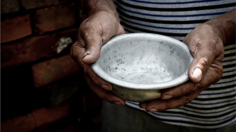 5 de cada 10 ecuatorianos «no siempre tiene dinero para comprar comida»