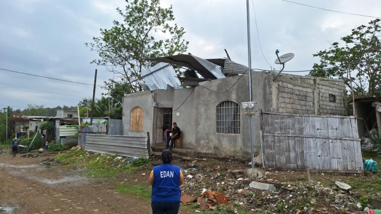 Monte Sinaí: Nubes de embudo dejaron sin techo a varias casas