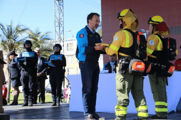 Alcalde Muñoz sí equipa a los servicio de emergencia de Quito