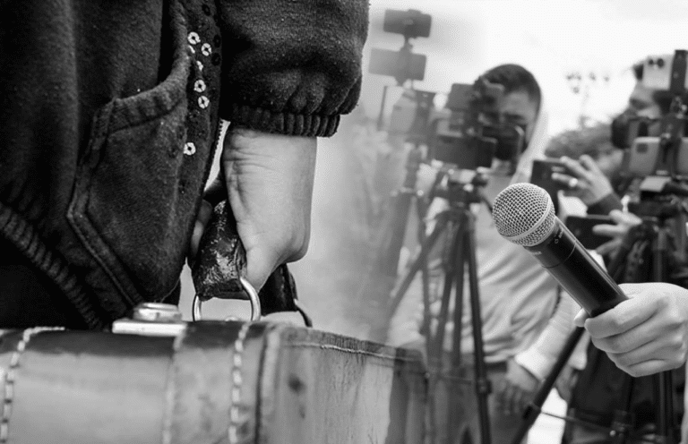 Dos periodistas abandonan Ecuador por amenazas contra su seguridad