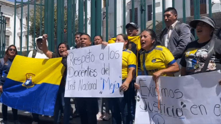 maestros colegio perseguidos ministra