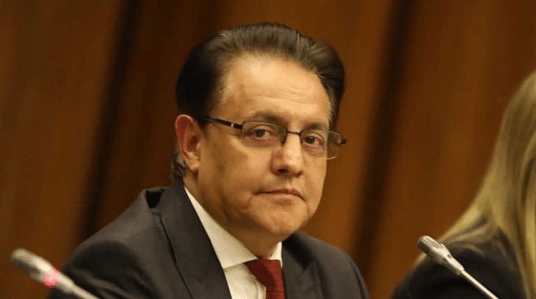 Construye analiza el candidato que reemplace a Fernando Villavicencio