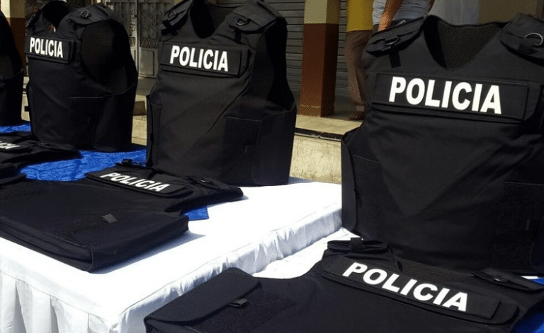 Ecuador a la deriva y en veremos la compra de chalecos para la Policía