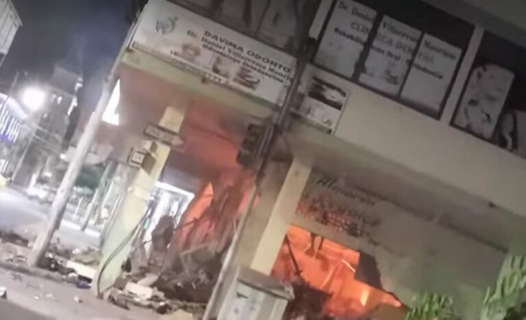 Explosión en Jipijapa destruyó locales comerciales y dejó varios heridos
