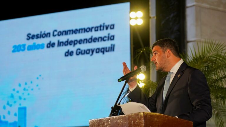 La ausencia de Noboa en la sesión solemne fue una «falta de respeto», según Álvarez