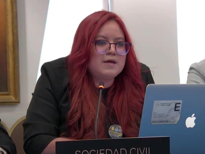 »Quienes quisieron matarme son protegidos por el Estado», dice periodista exiliada