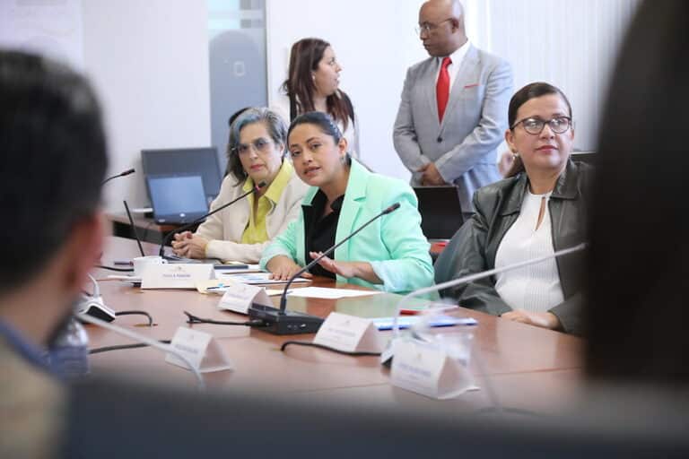Pabón urge a Noboa saldar deuda con los GAD