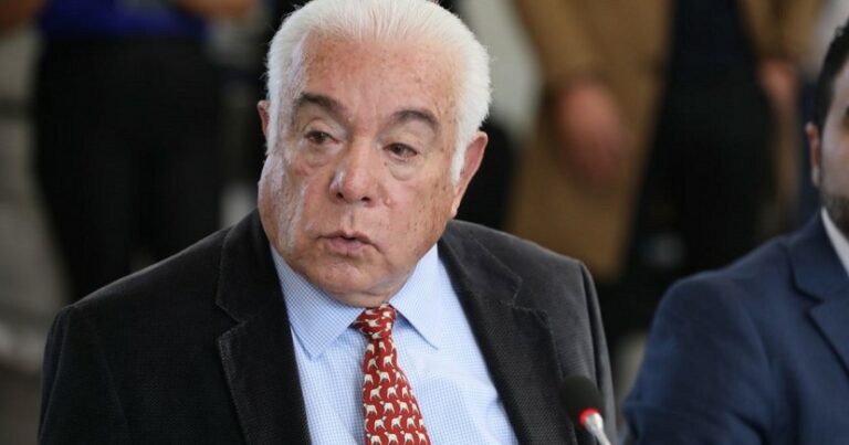 Santos asegura que la ministra Arrobo no logrará negociar el precio de energía con Colombia
