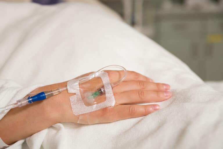 ¿Qué hacer si mi familiar hospitalizado necesita sacar su cédula?