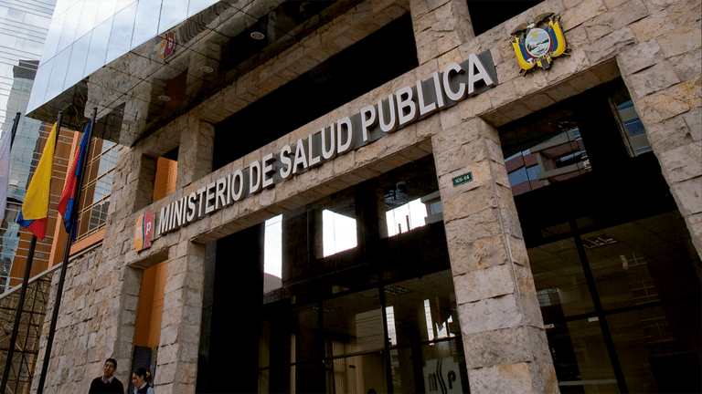 Crece la lista: Ministerio de Salud recibió más de USD 300 millones en deuda