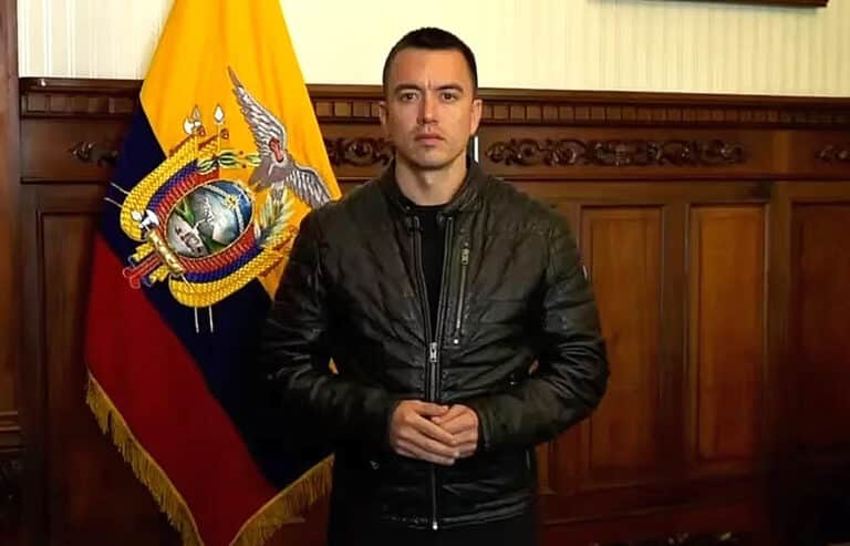 «No hay recursos», pero el gobierno pagó USD 273 millones en bonos de deuda externa
