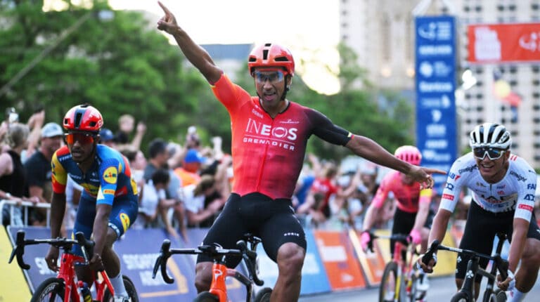 Jhonatan Narváez brilla en el criterium del Tour Down Under en Australia