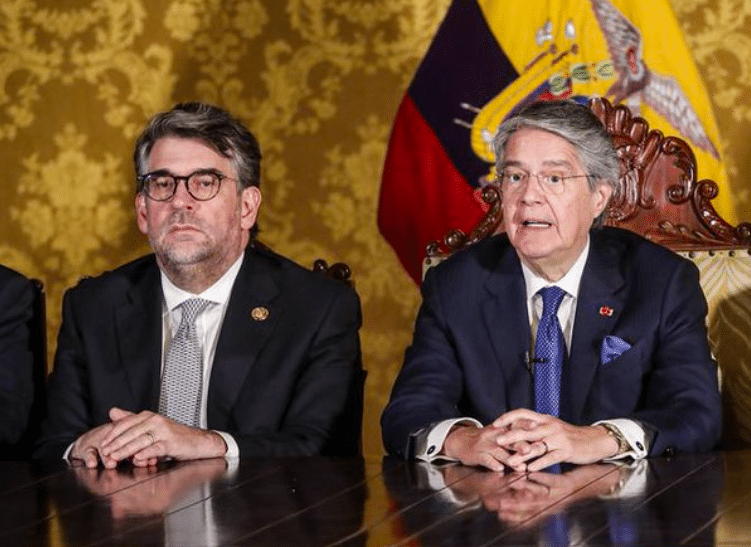 Corral nunca debió formar parte del gabinete de Lasso, según Contraloría