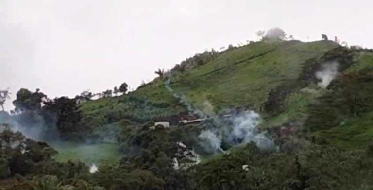 Un herido por impacto de bomba lacrimógena deja represión militar en Palo Quemado