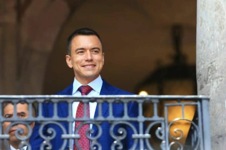 Improvisaciones en el gabinete de Noboa