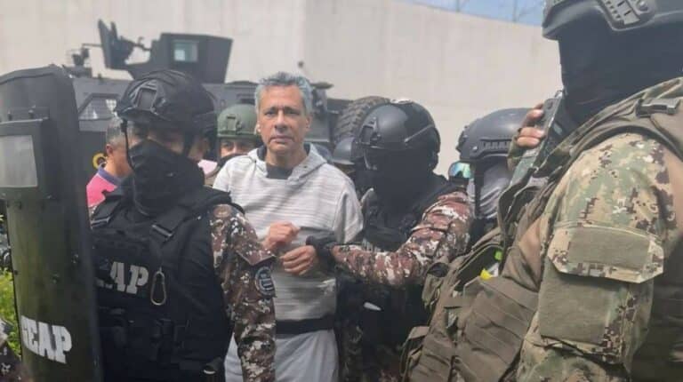 Arauz: «Jorge Glas está permanentemente al borde de la muerte»