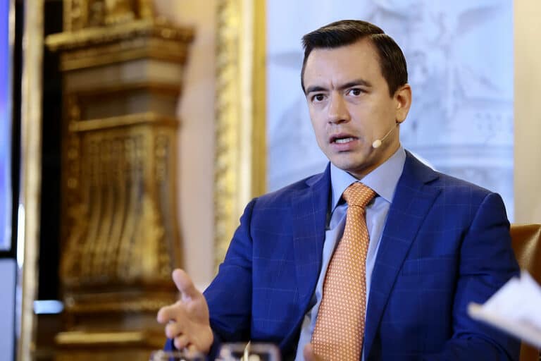 Noboa piensa en la focalización del subsidio a las gasolinas