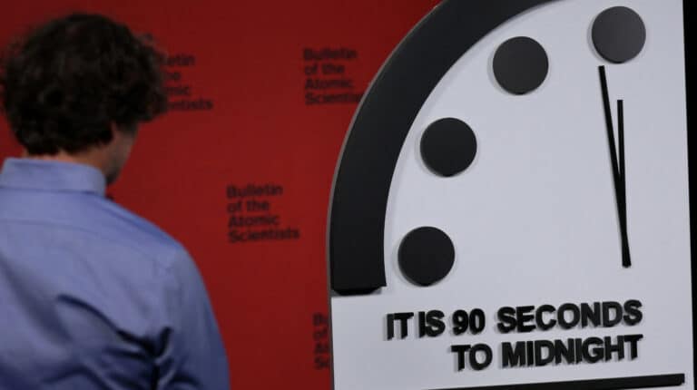 El reloj del juicio final: Una alarma global que sigue avanzando