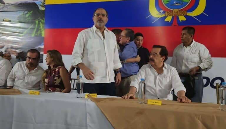 Nebot y Kronfle cuestionan las decisiones de Daniel Noboa