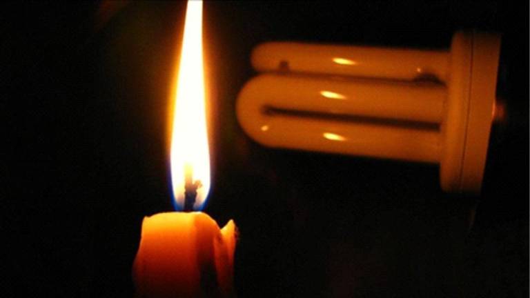 Y TODO A MEDIA LUZ…(Ecuador apagado) – OPINIÓN