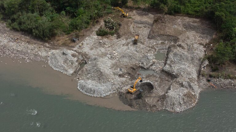 Comunidades kichwa de Napo conviven con agua contaminada por la minería ilegal