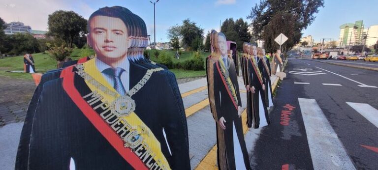 ¿Cuáles son los derechos de un muñeco de cartón? | Editorial