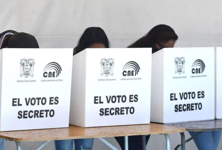 Segundo reporte del CNE: 55% de participación electoral hasta las 15:00