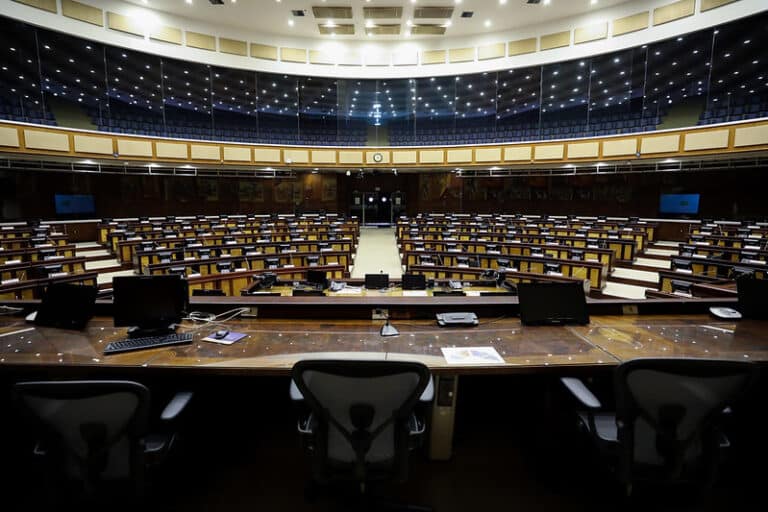 Reforma al Código de la Democracia: D’Hondt favorece a grandes partidos y debilita a minorías